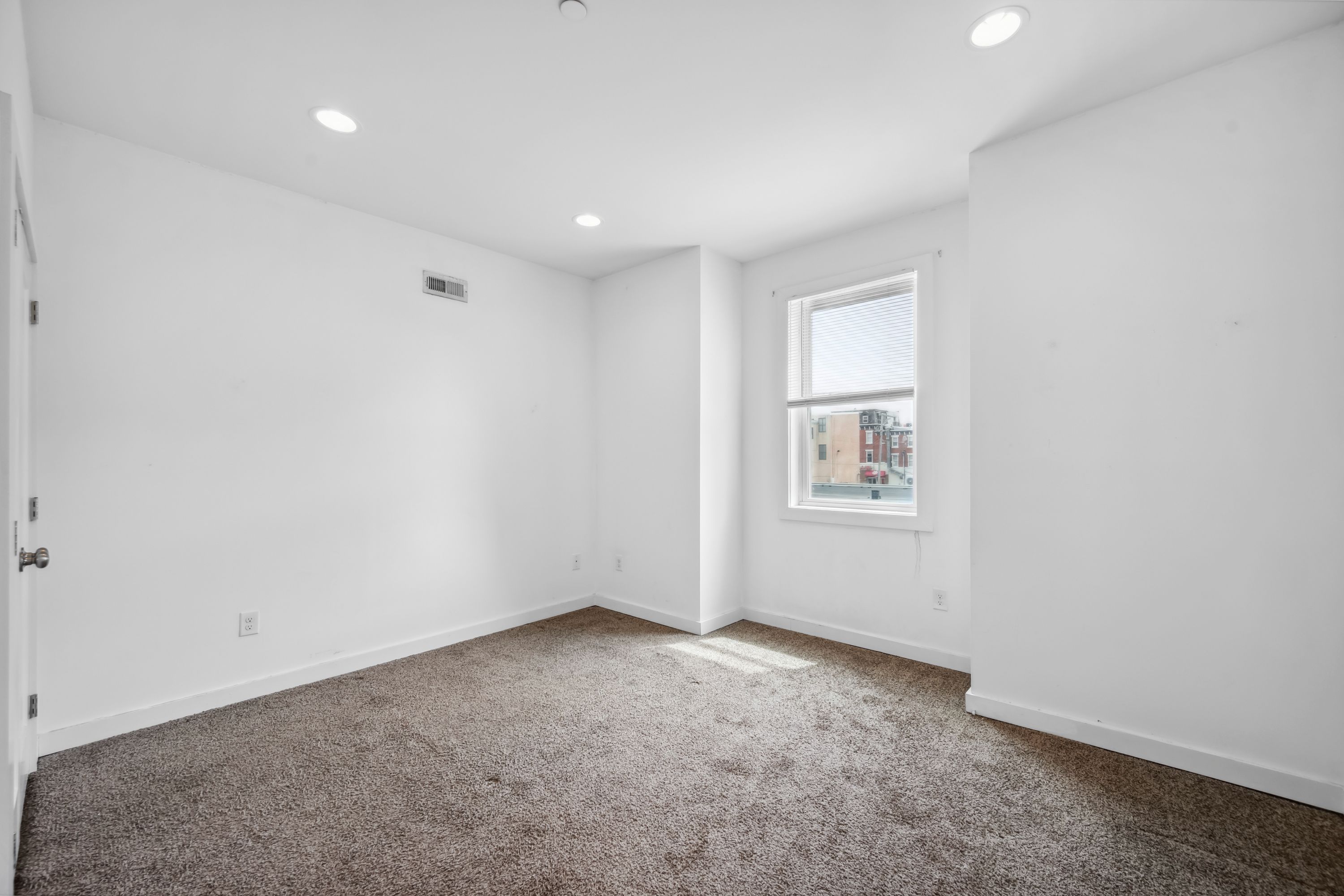 1632 N SYDENHAM ST Unit 2