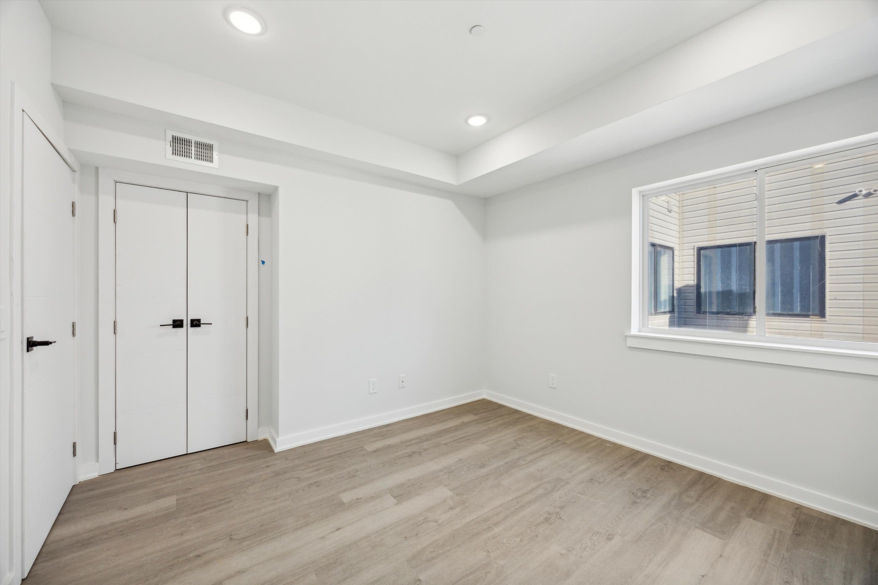 3729 LANCASTER AVE Unit 203