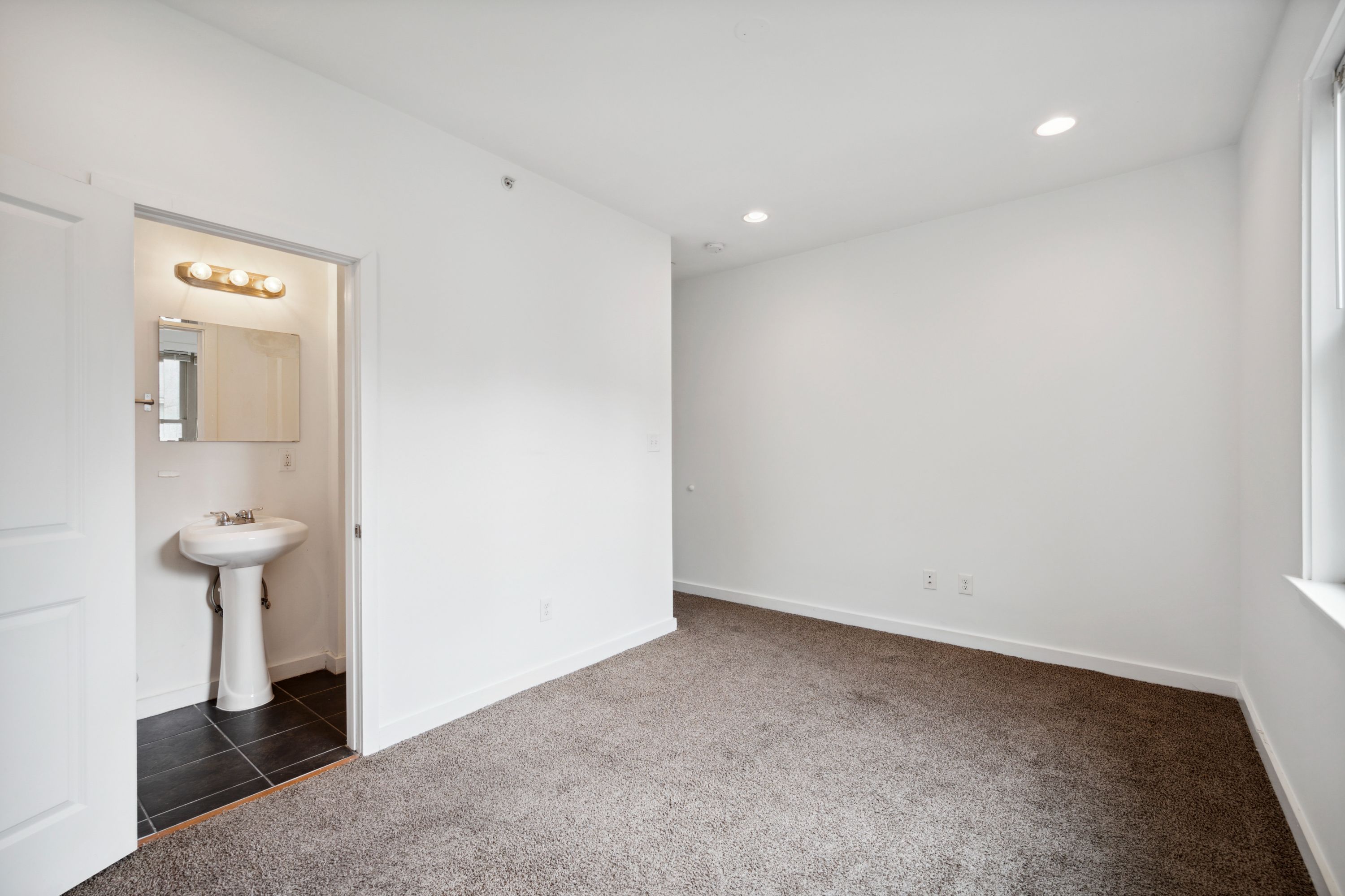 1612 N SYDENHAM ST Unit 2