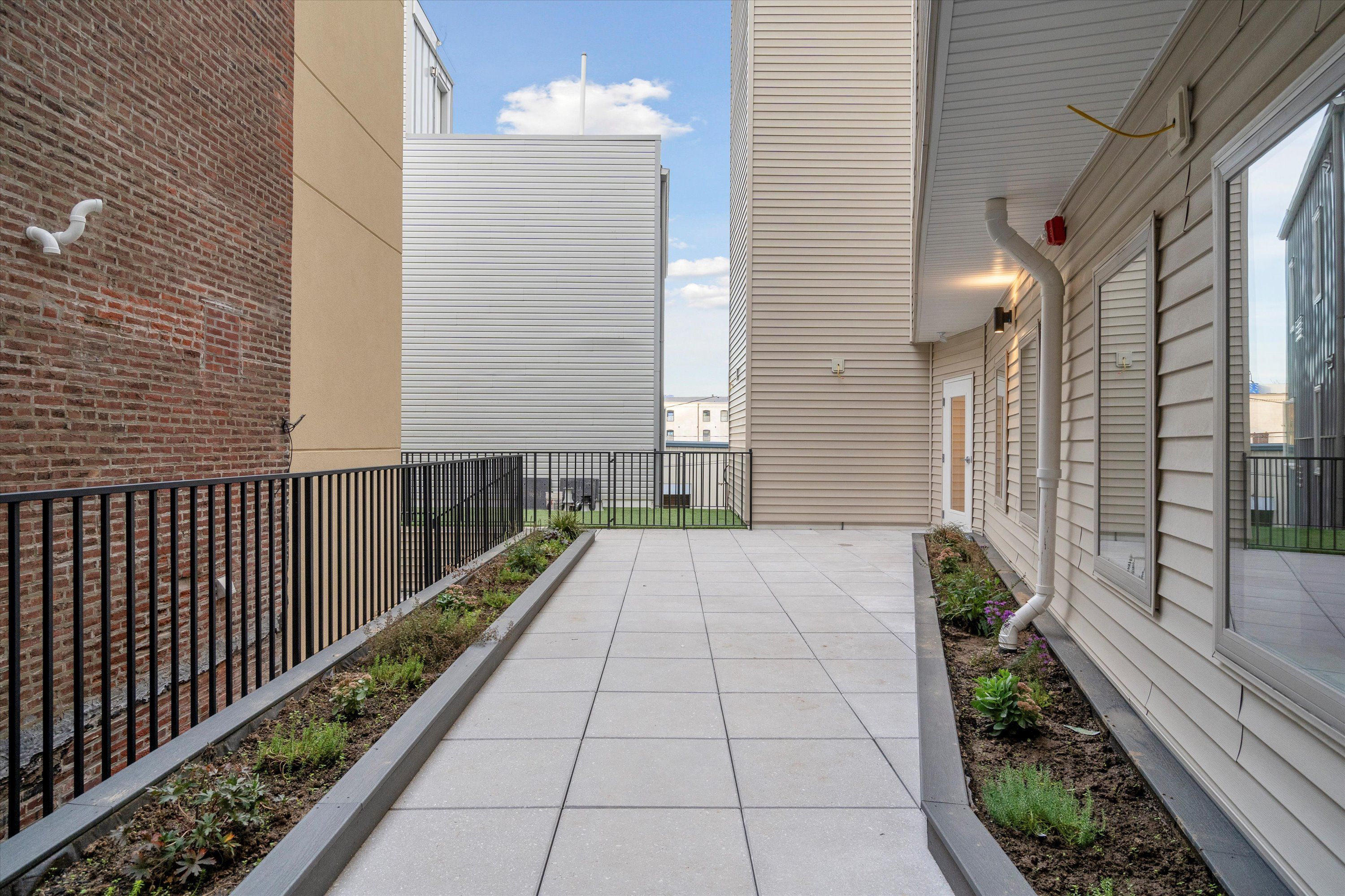 1643 N 2ND ST Unit 402