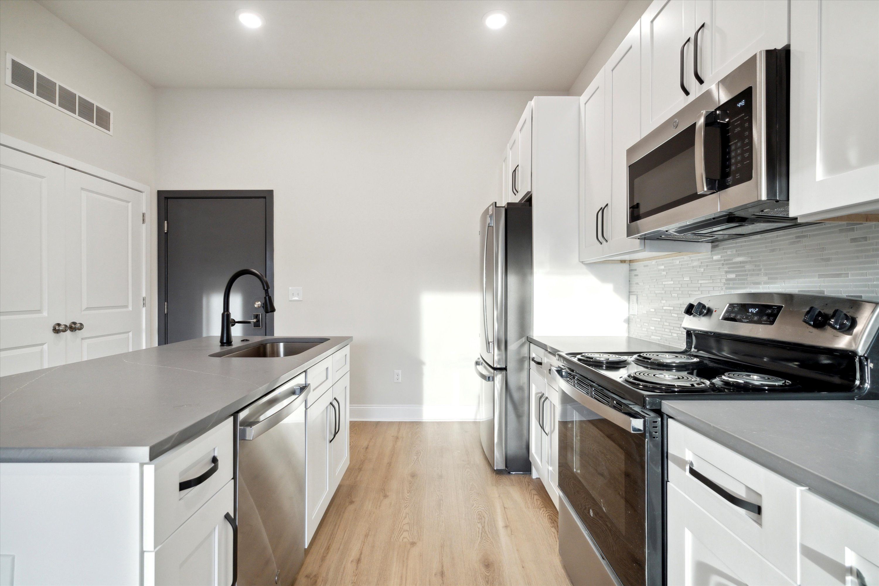 2157 E LEHIGH AVE Unit 211