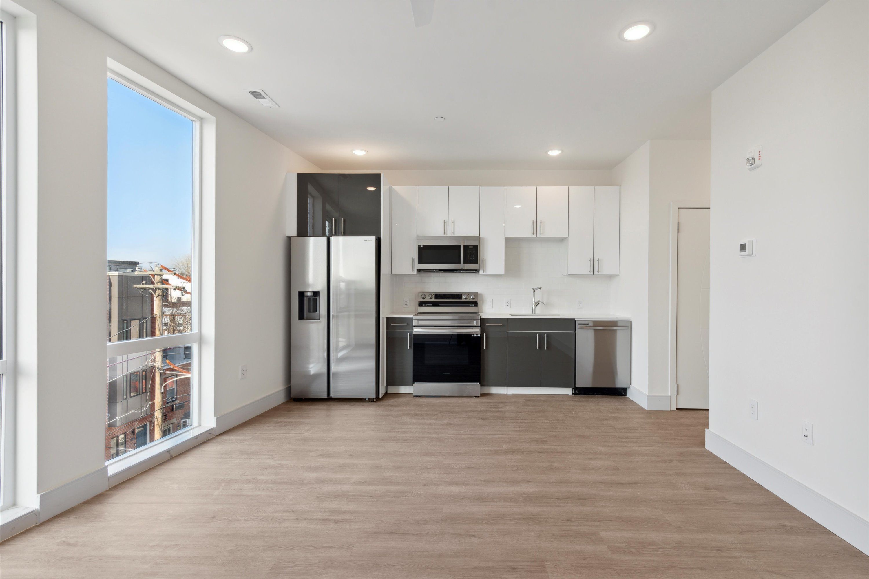 1221 E Fletcher St Unit 202