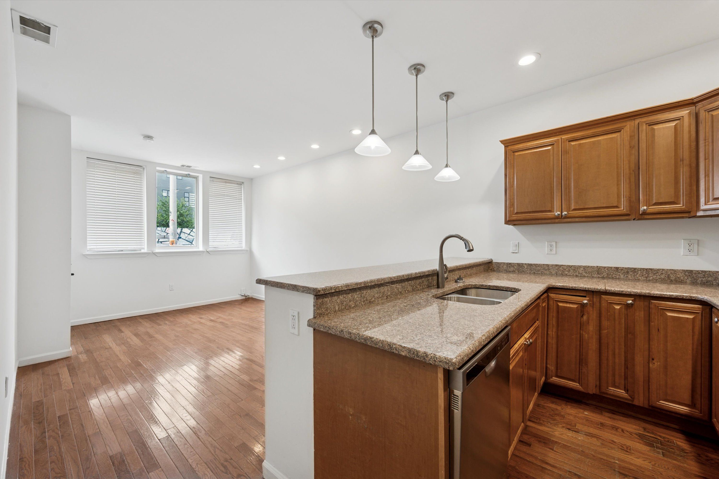 1629 GERMANTOWN AVE Unit 1