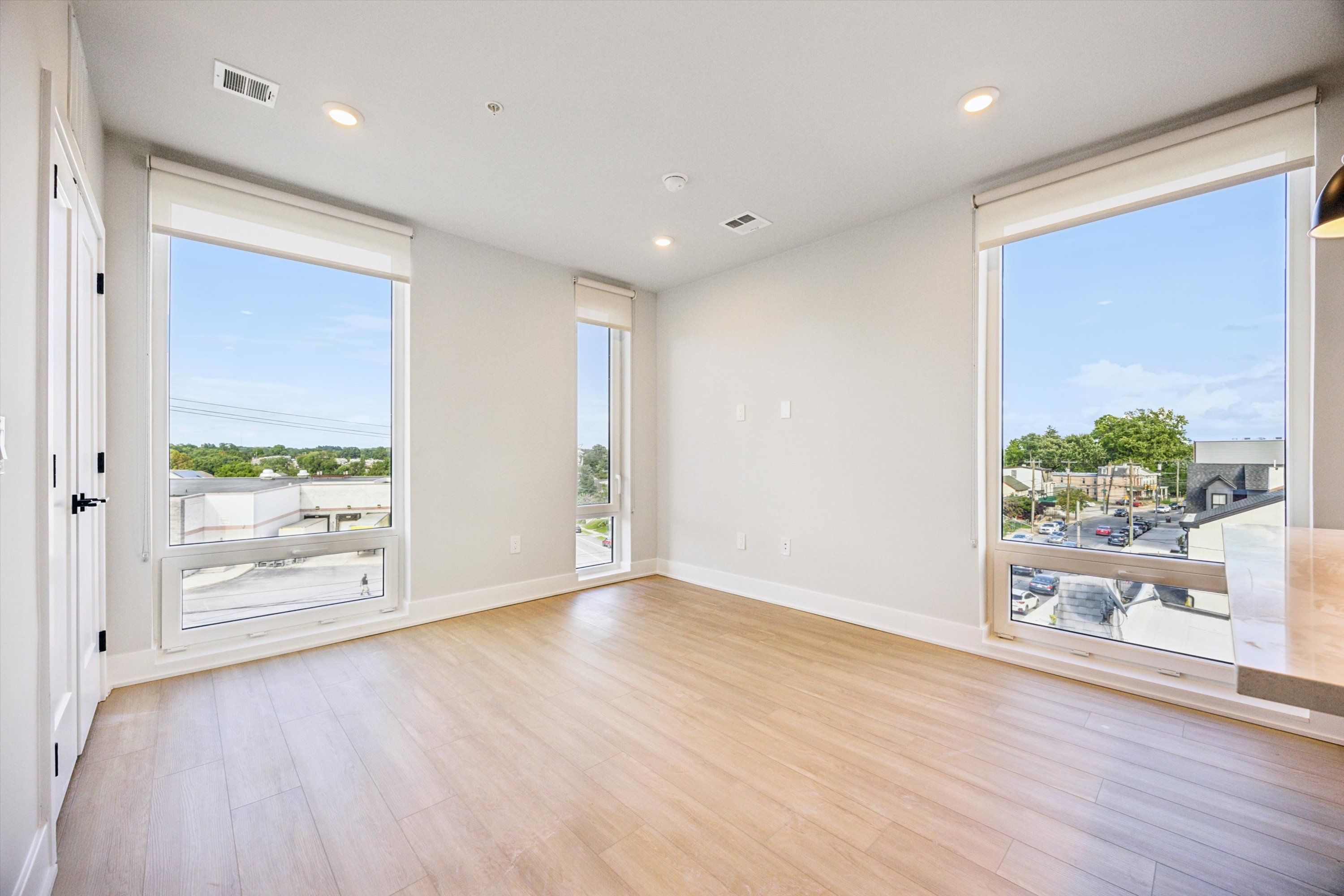 6910 Ridge Avenue Unit 220