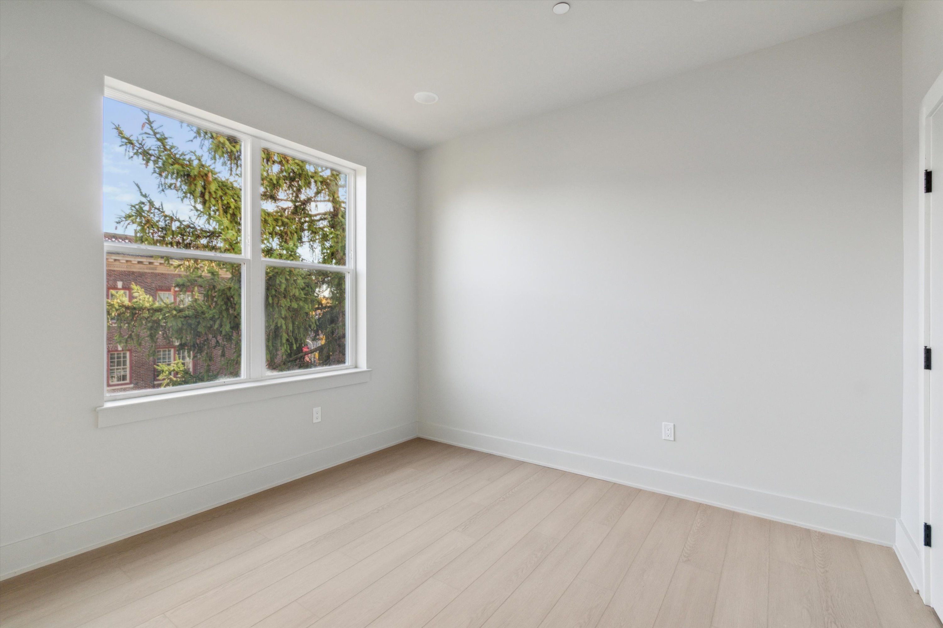 5521 Wayne Ave Unit 608