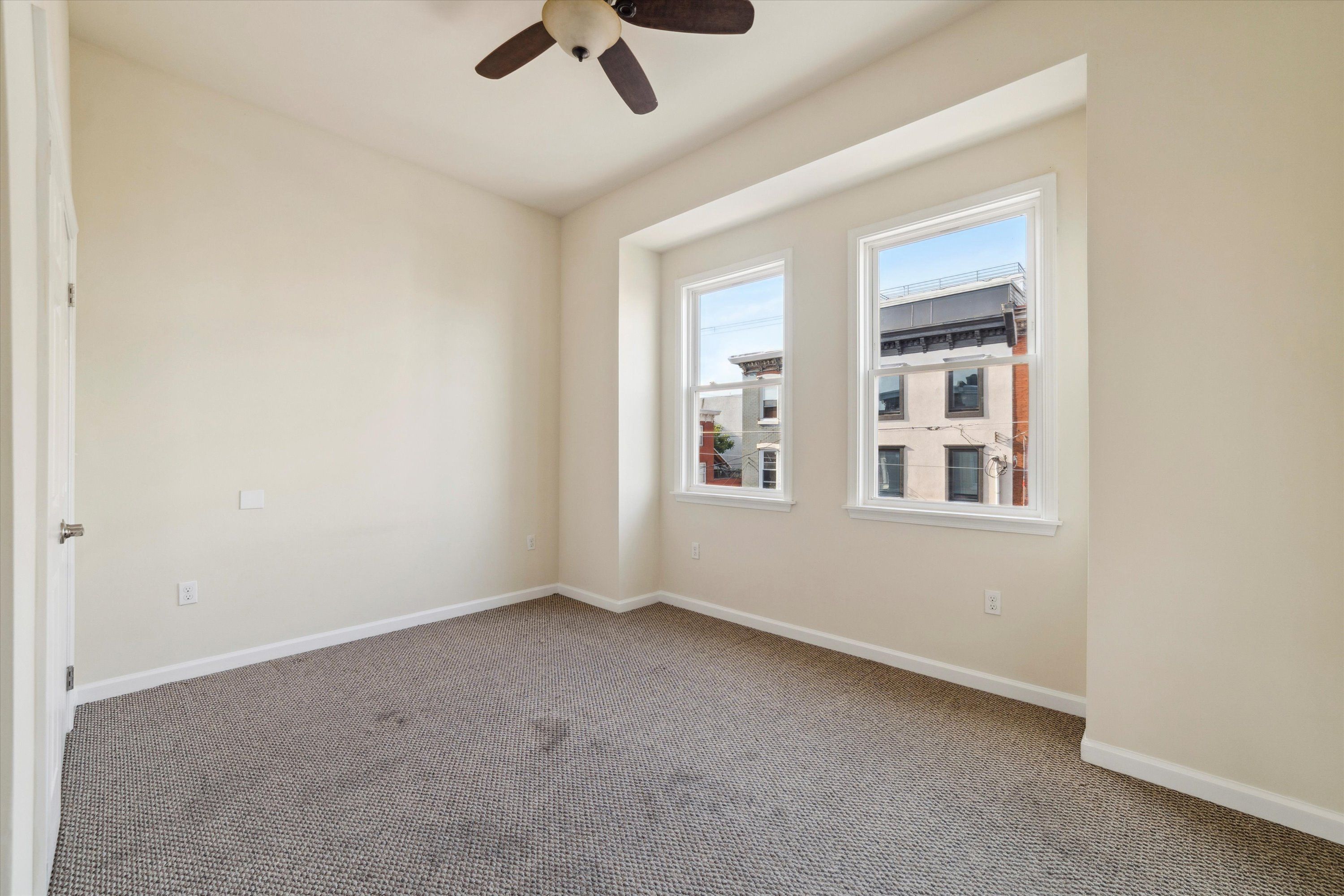 1815 W MONTGOMERY AVE