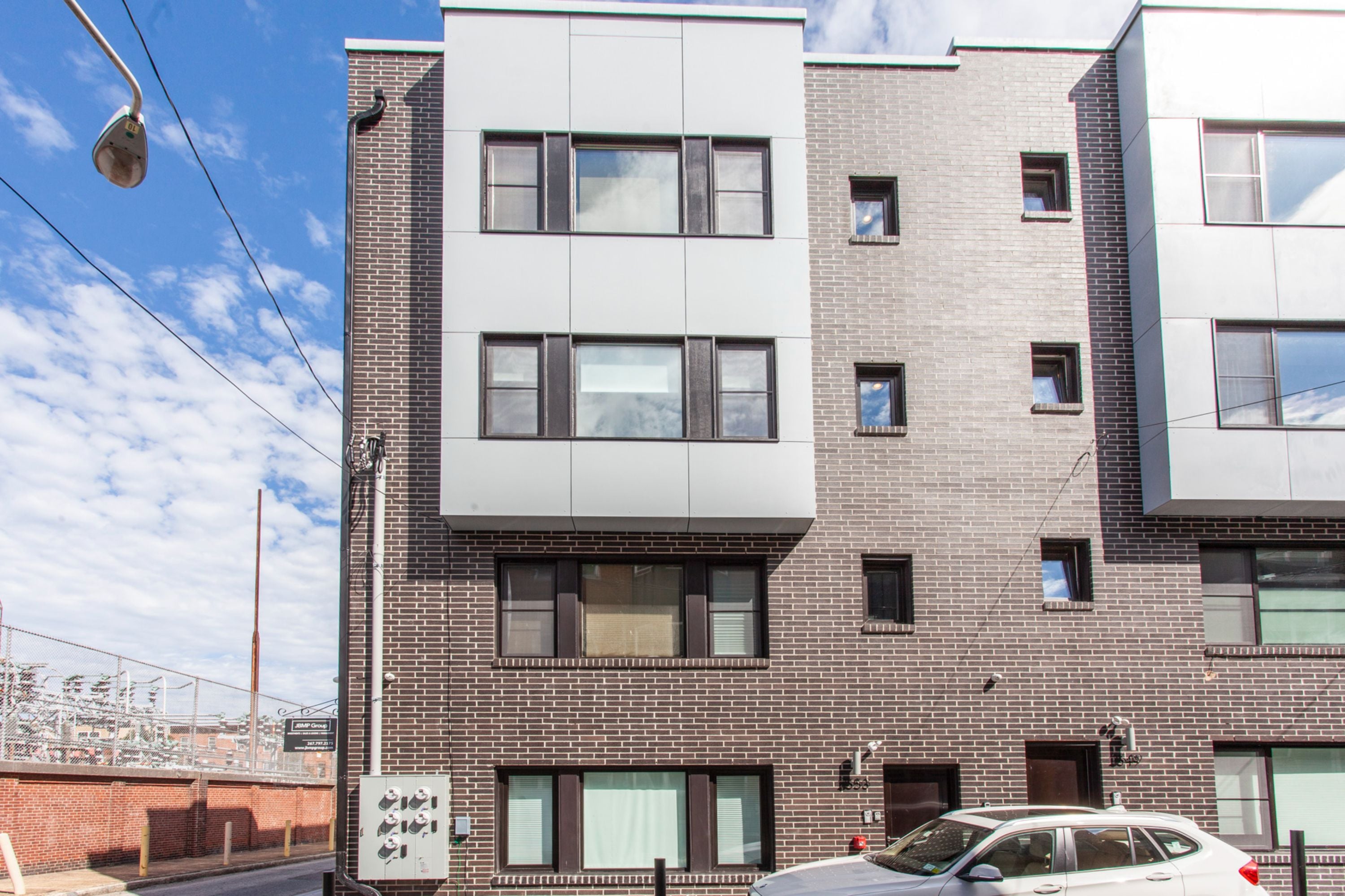 2553 MONTROSE ST Unit B