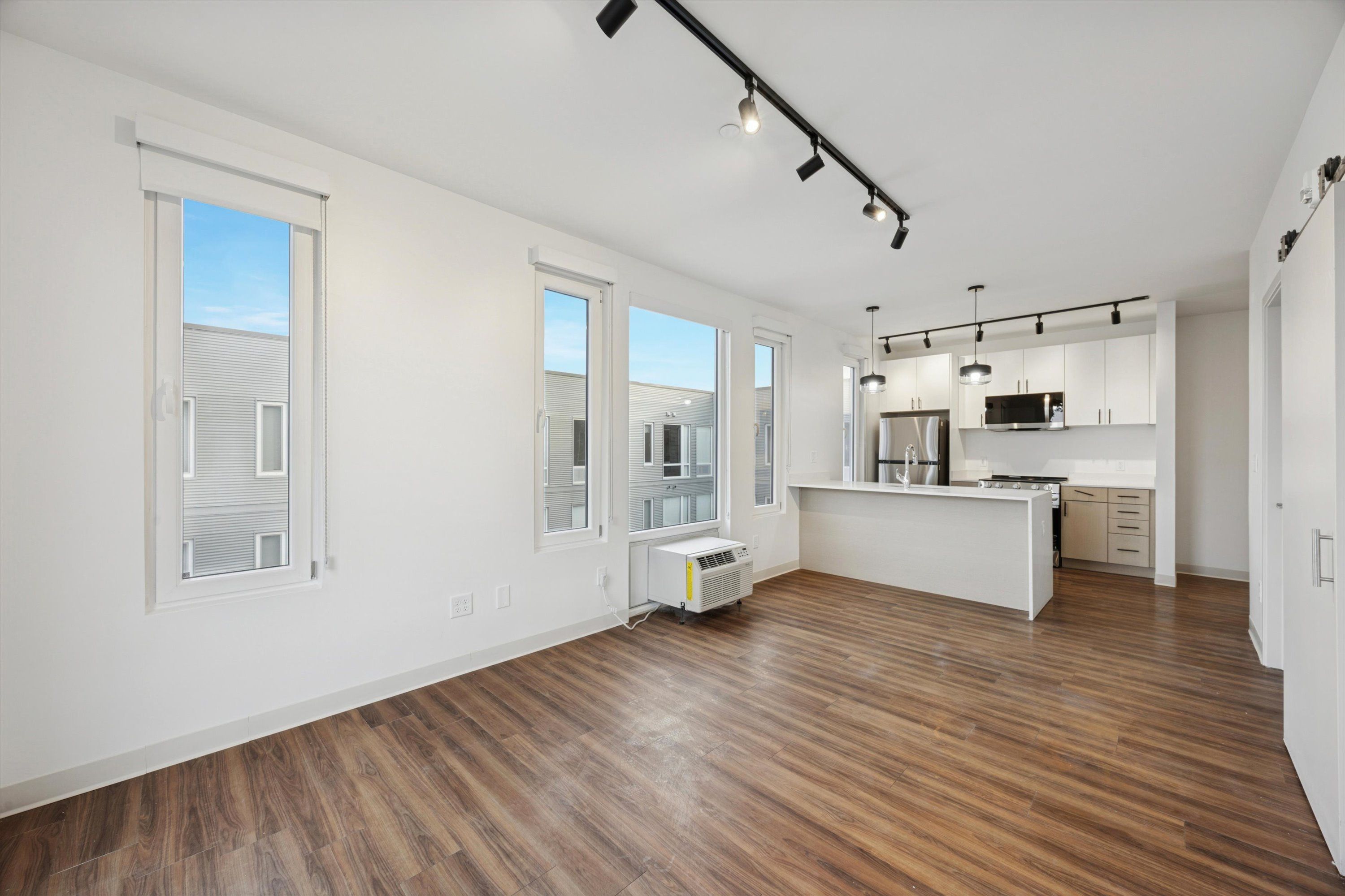 4240 Chestnut St Unit 423