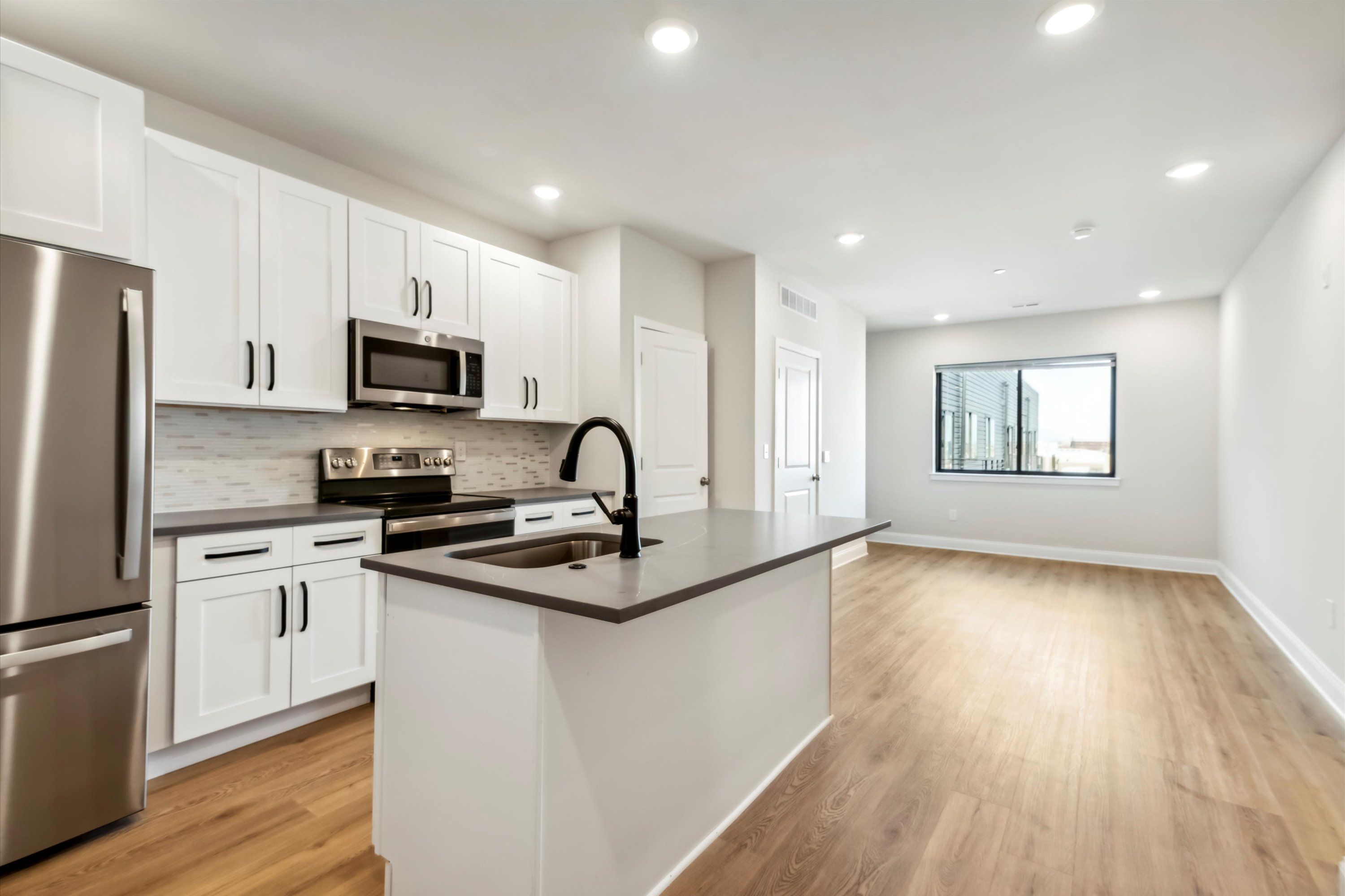 2157 E LEHIGH AVE Unit 601