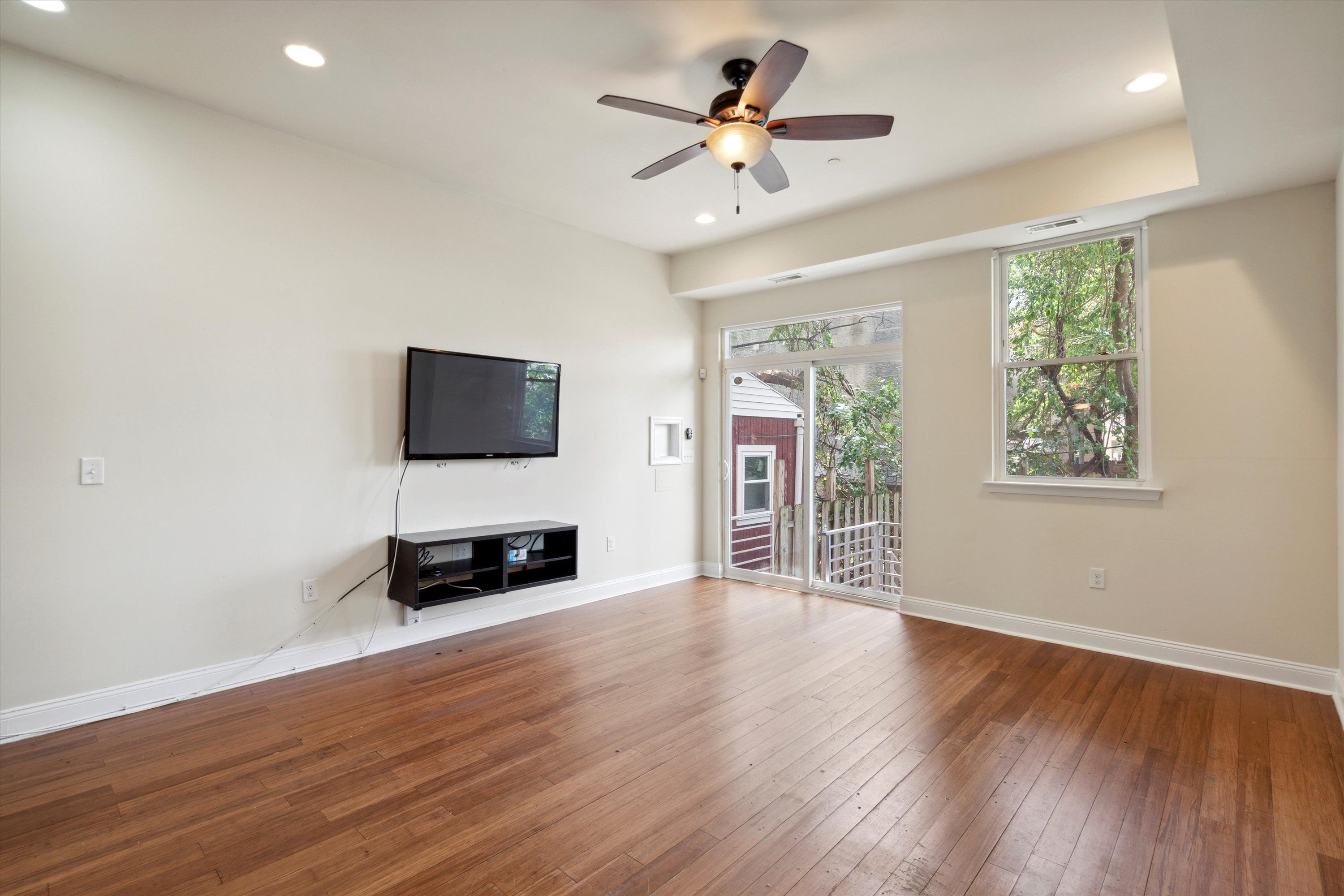 1832 W MONTGOMERY AVE Unit A