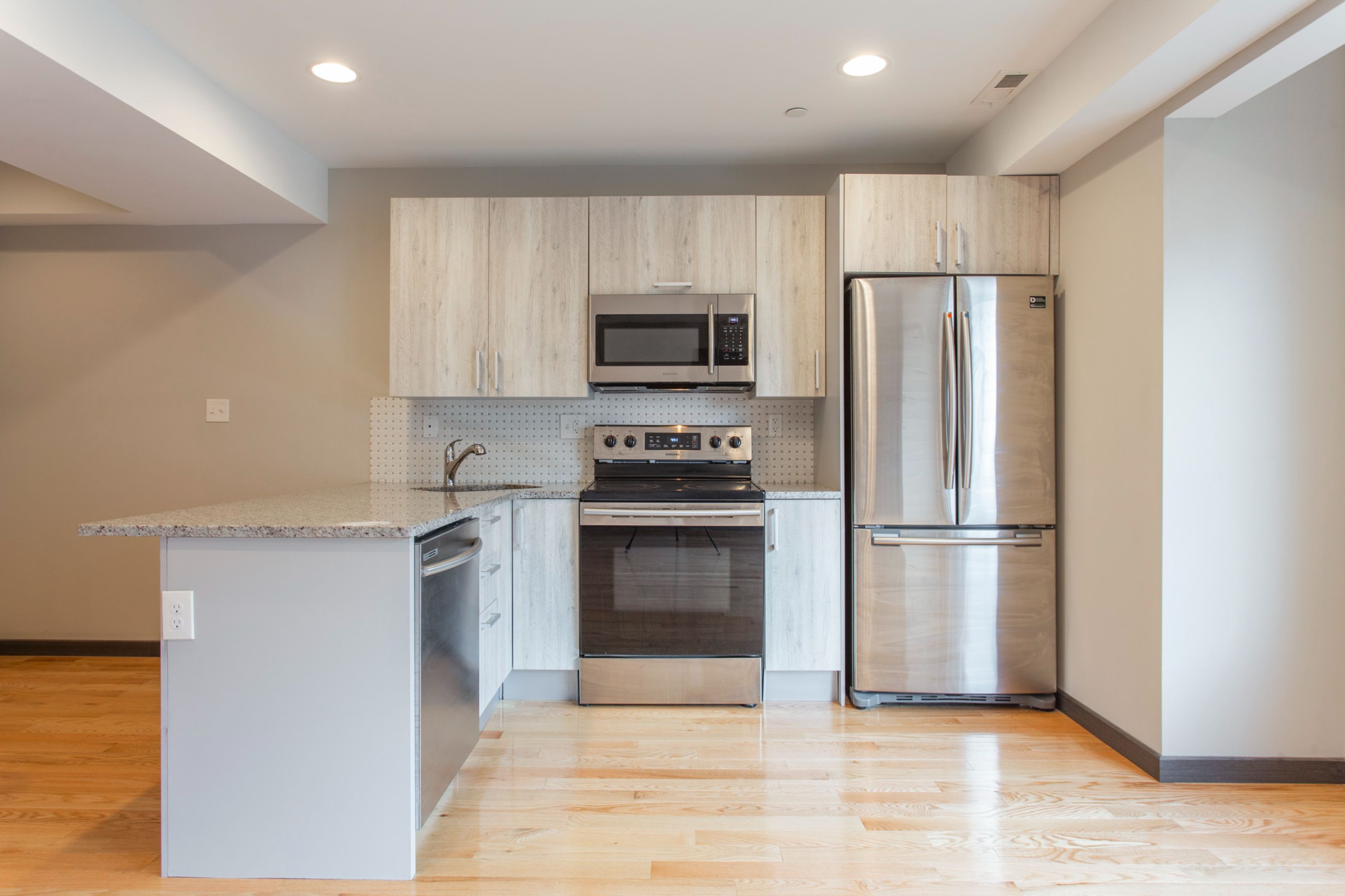2541-43 MONTROSE ST Unit C