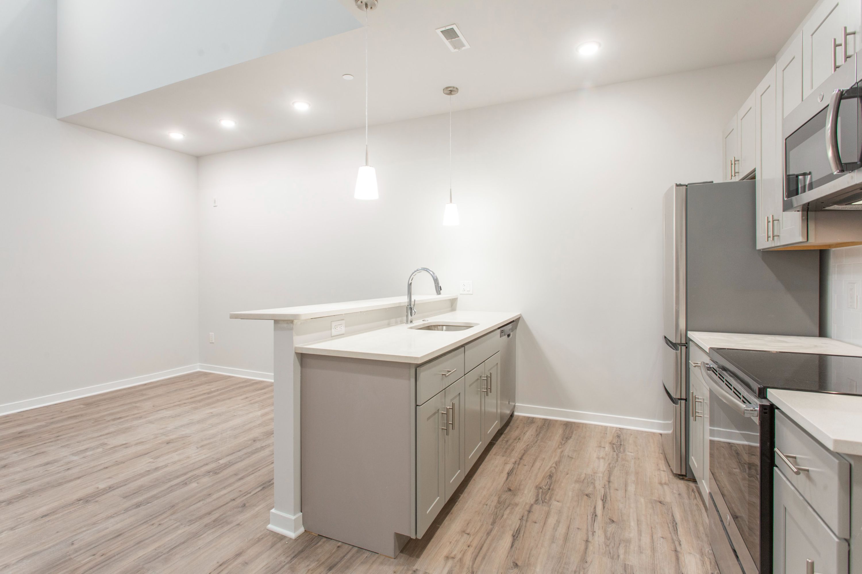 1143 N 3rd St Unit 102