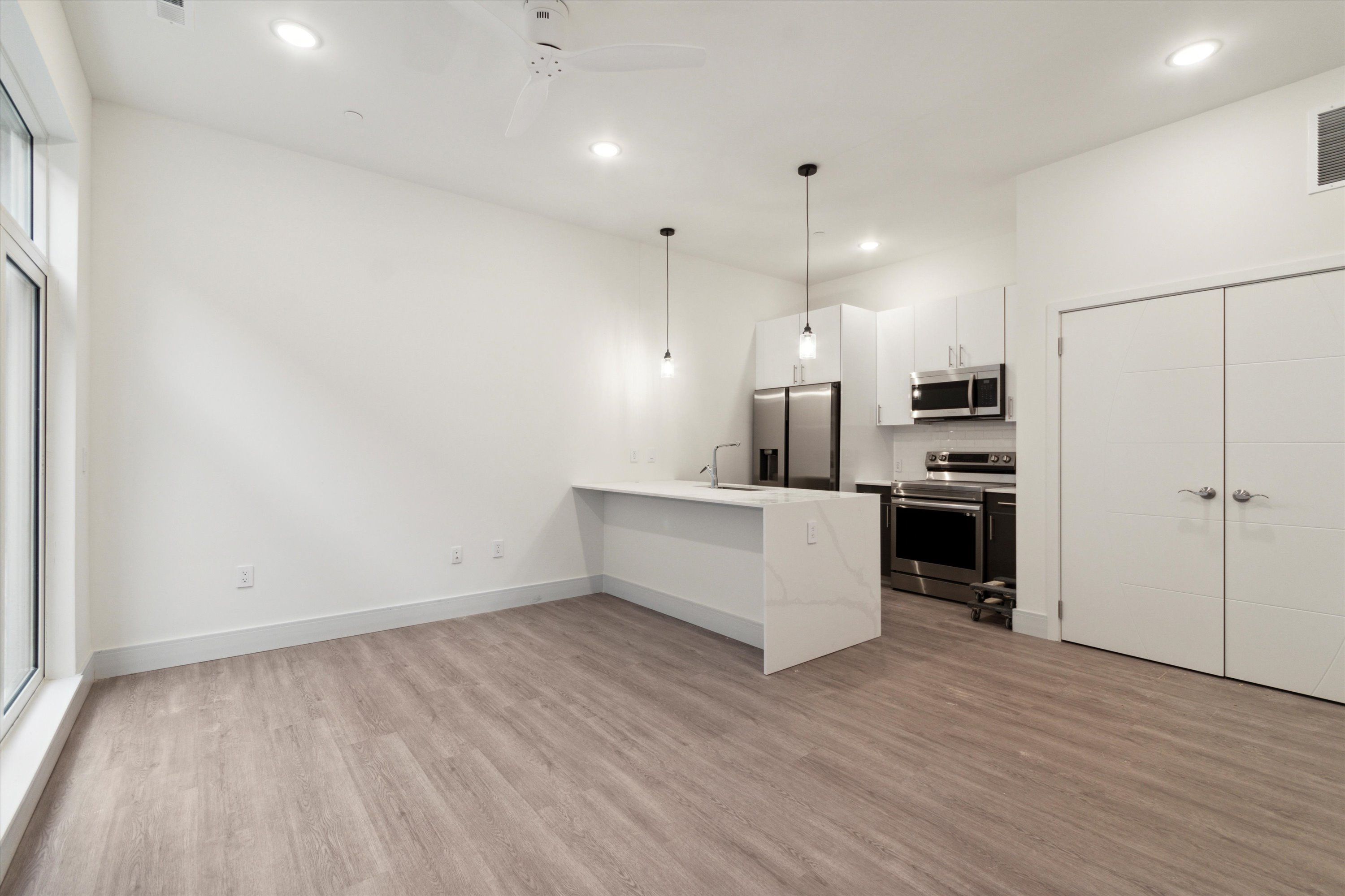 1221 E Fletcher St Unit 106
