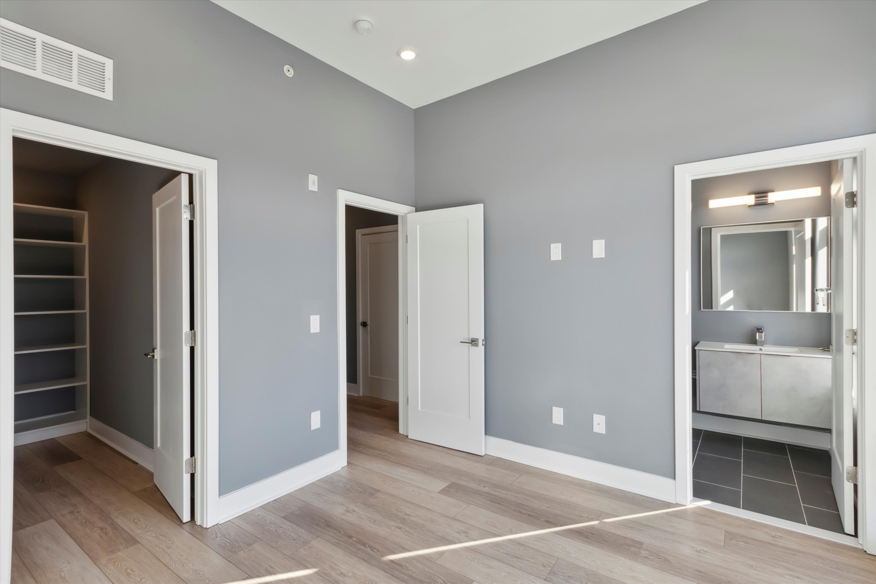 1615 POPLAR ST Unit 5
