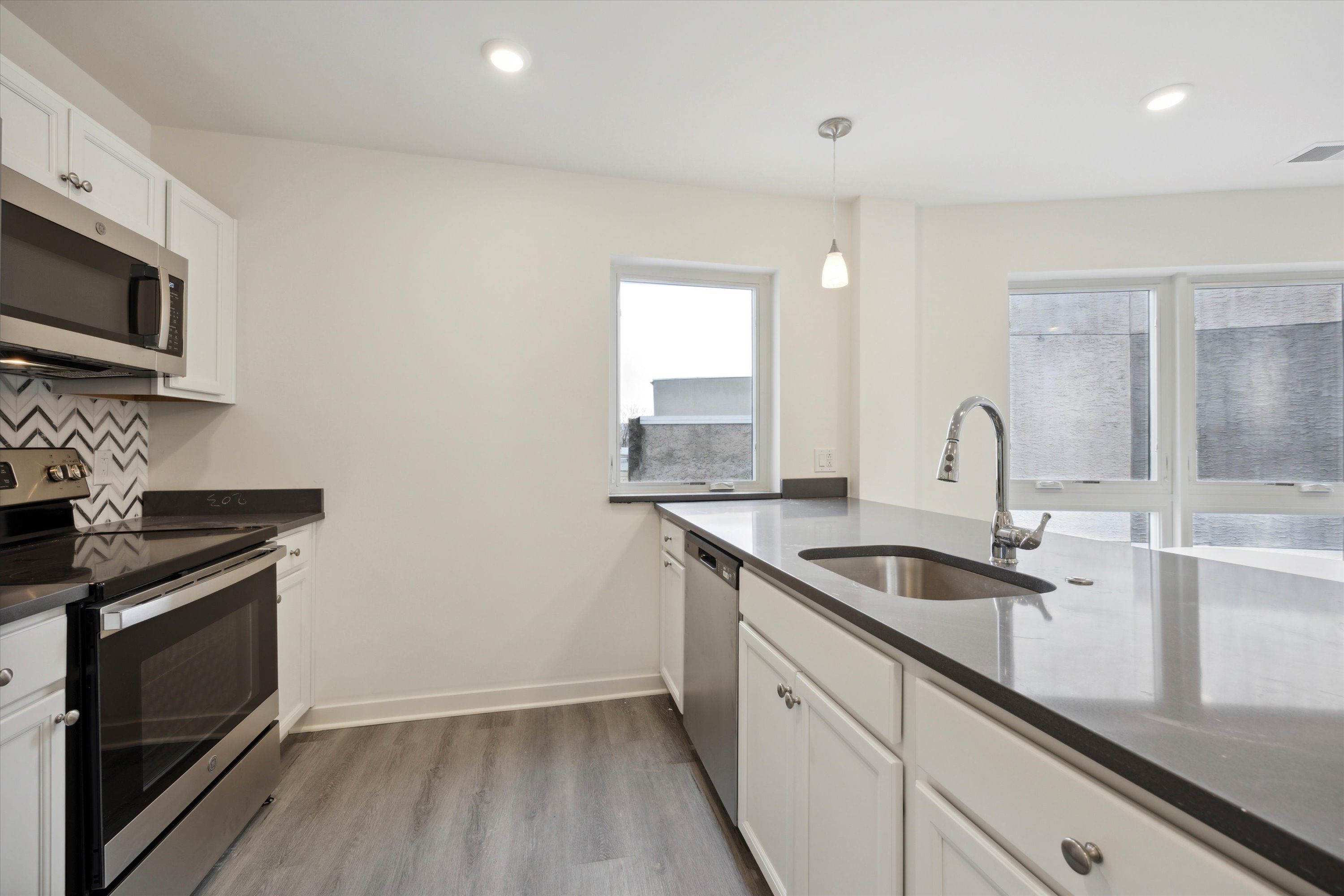 2451 FRANKFORD AVE Unit 203