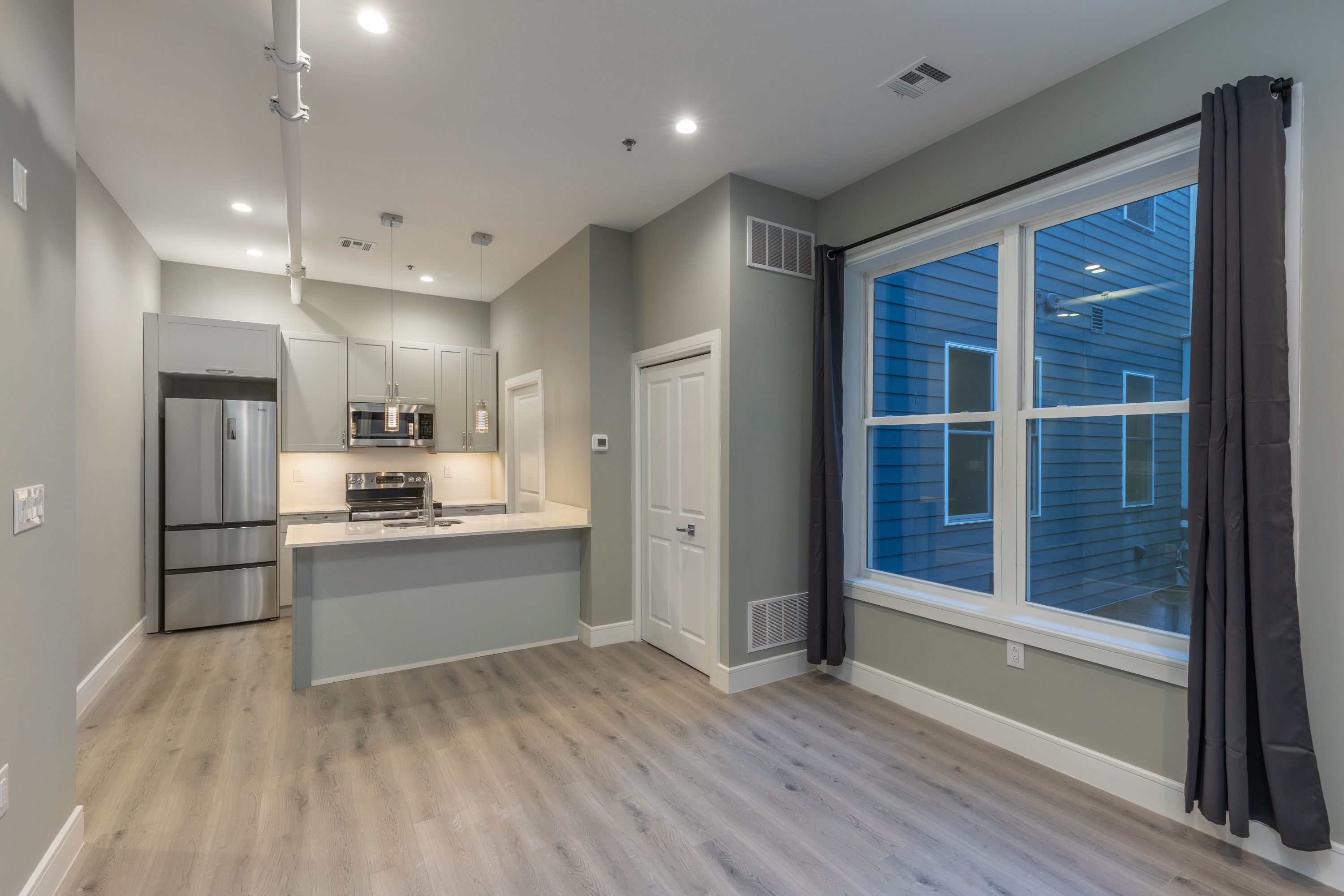 1133 E COLUMBIA AVE Unit 102